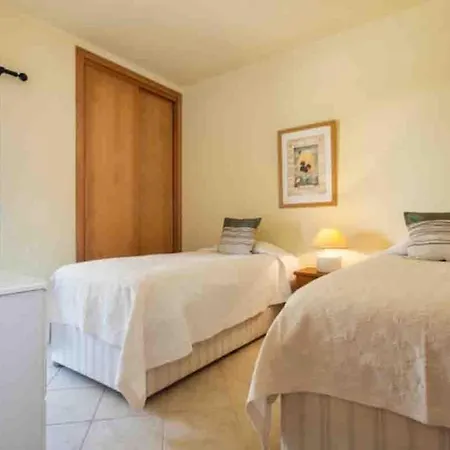 Sleeps 6 Air Con Wifi T677945 *