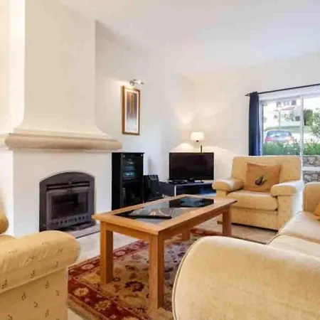Sleeps 6 Air Con Wifi T677945