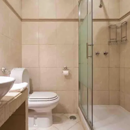 Villa Sleeps 6 Air Con Wifi T677945 *
