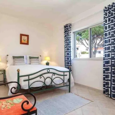 Sleeps 6 Air Con Wifi T677945 Villa *